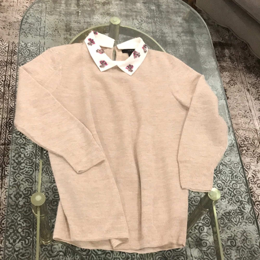 Linen sweaters with detachable collar